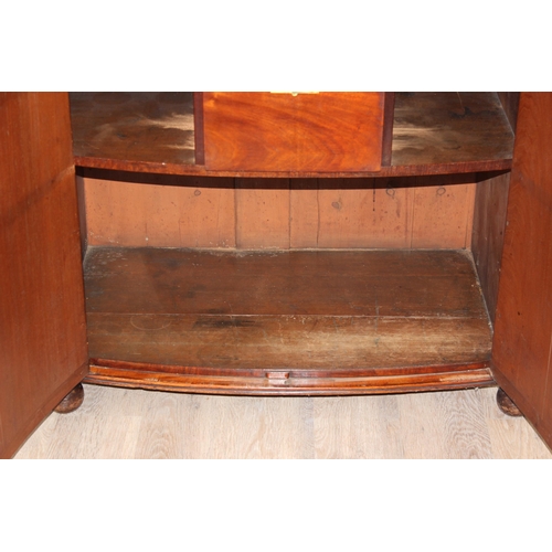 158 - A very unusual and exceptional quality Georgian or Regency period Mahogany sideboard or chiffonier w... 