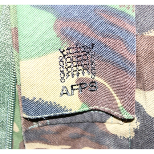 1372 - Mixed lot of 20th century military camouflage clothing, with crest for the Armed Forces Pension Serv... 