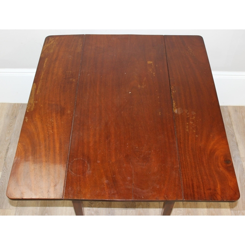 94 - Antique mahogany Pembroke table with single drawer, approx size when open 106cm x 97cm x 74cm high