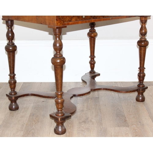 18 - A William & Mary or Queen Anne period c.1700 low boy or console table with circular parquetry inlaid... 