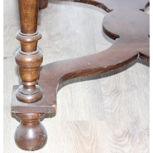 18 - A William & Mary or Queen Anne period c.1700 low boy or console table with circular parquetry inlaid... 