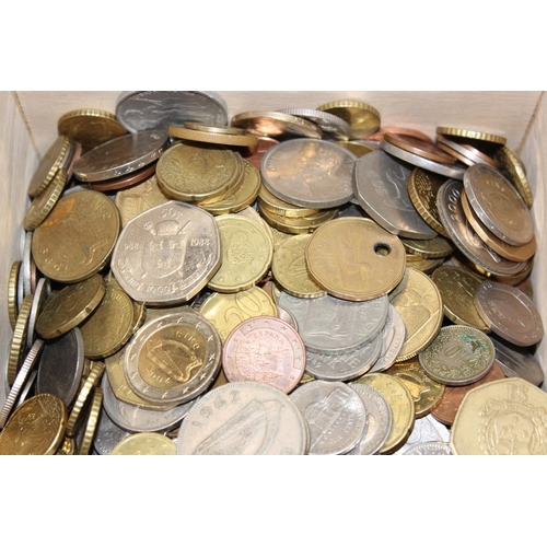 1217 - A large qty of assorted mixed world and British coins, approx 7.6kg gross