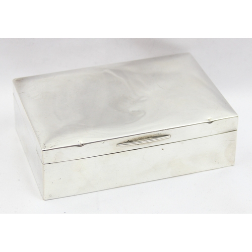 1001 - An early 20th century silver cigarette or cigar box, London 1911 by Victor Luxenburg of The Goldsmit... 