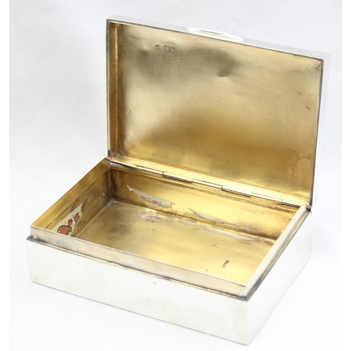 1001 - An early 20th century silver cigarette or cigar box, London 1911 by Victor Luxenburg of The Goldsmit... 