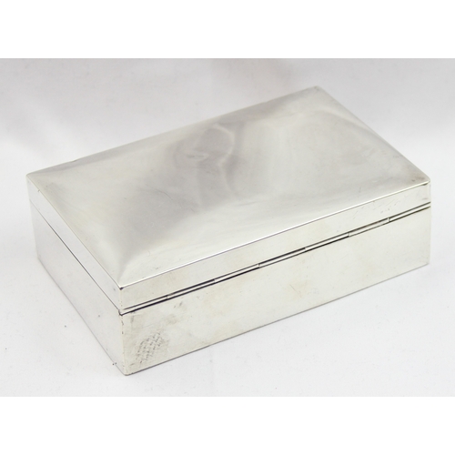 1001 - An early 20th century silver cigarette or cigar box, London 1911 by Victor Luxenburg of The Goldsmit... 