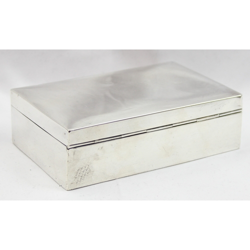 1001 - An early 20th century silver cigarette or cigar box, London 1911 by Victor Luxenburg of The Goldsmit... 