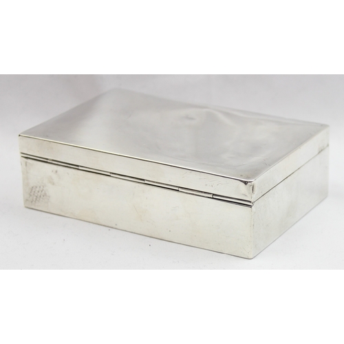 1001 - An early 20th century silver cigarette or cigar box, London 1911 by Victor Luxenburg of The Goldsmit... 