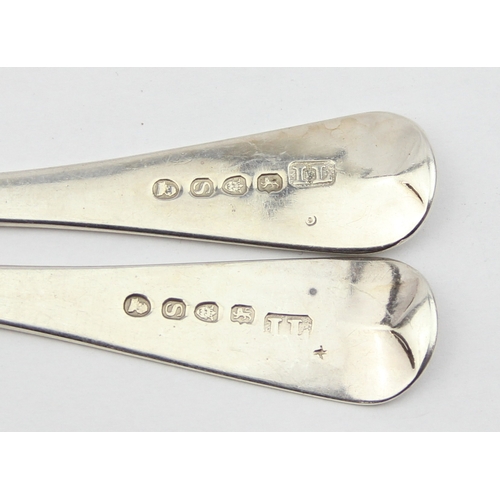 1027 - A pair of Georgian silver spoons, London 1813 by John Lias, each approx 17cm long, approx 59.48g gro... 