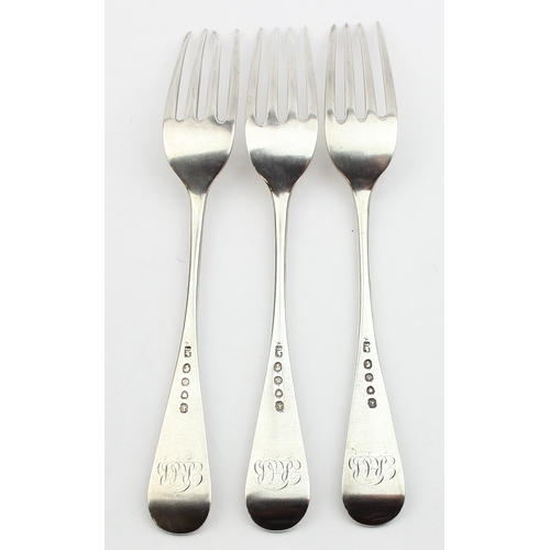 1038 - A set of 3 early Victorian silver dinner forks, marked for London 1840 by John James Whiting, each a... 