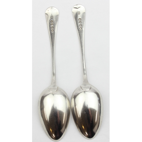 1049 - A pair of early Victorian silver dessert spoons, London 1851 by John James Whiting, approx 18cm long... 