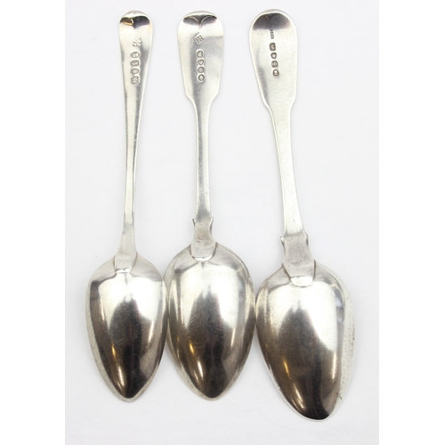 1050 - 3 assorted Georgian and William IV period dessert spoons, each approx 18cm long, various dates and m... 