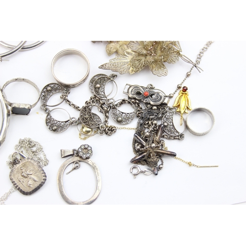 1111 - Qty of assorted mixed silver and silver and silver mounted jewellery, most pieces marked and all XRF... 