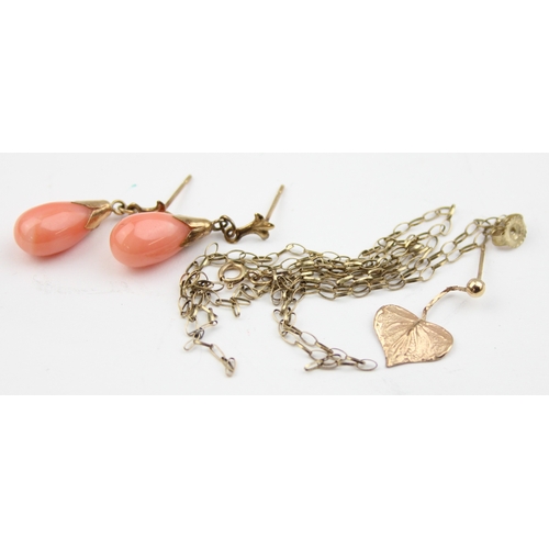 1121 - Qty of assorted 9ct gold and gold mounted jewellery, to inc a pair of coral drop earrings, all piece... 