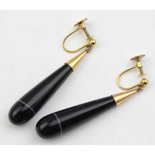 1125 - A pair of vintage 9ct gold mounted and black agate drop screw-back pendant earrings, each marked 9ct... 