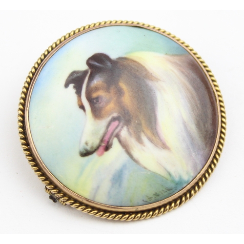 1135 - An antique painted Minton porcelain roundel formed as a brooch mounted in 9ct gold, the plaque hand ... 