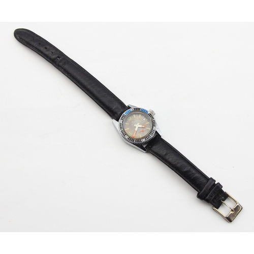 1303 - A vintage Electra divers watch with luminous numerals and 17 jewel movement, with vintage leather st... 