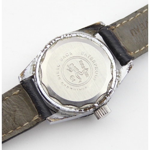 1303 - A vintage Electra divers watch with luminous numerals and 17 jewel movement, with vintage leather st... 