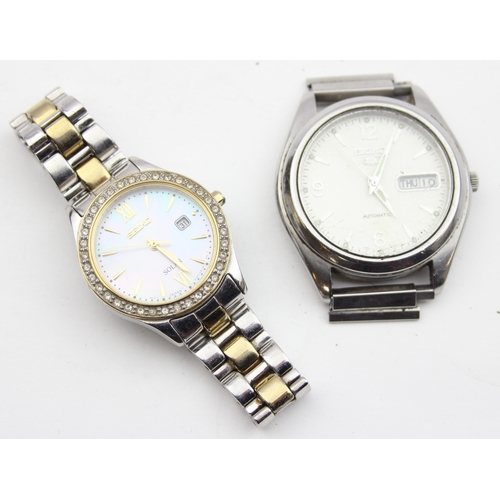 1341 - 2 vintage Seiko watches to inc a gents Seiko 5 and a ladies Seiko Solar with mother of pearl effect ... 