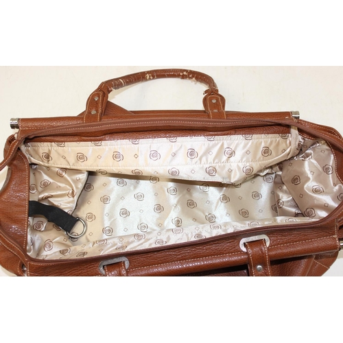 223 - 4 assorted vintage and later leather, faux leather bags and items etc, to inc a shoulder bag from Ga... 