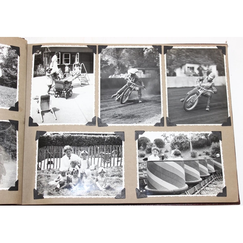 544 - A large qty of assorted mid-century Speedway related photographs and other ephemera, some named Snow... 