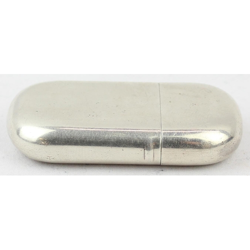 1099F - A plain silver vesta case or lidded case, Birmingham 1922 by Atkin Brothers, approx 60mm tall, appro... 