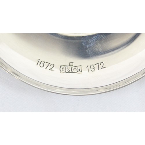 1099L - A vintage Britannia silver (.958) silver dish commemorating the 300th anniversary of the Hoare Bank,... 