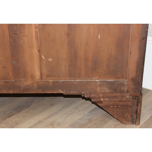 198E - A Georgian mahogany 2 over 3 chest of drawers with bracket feet and brass fittings, approx 116cm wid... 