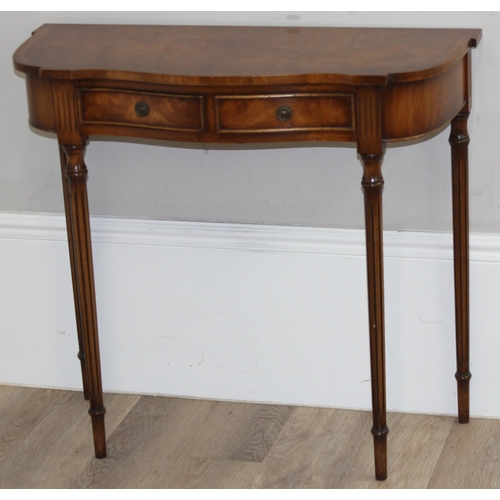 185 - A Georgian style 2 drawer mahogany console table by Reprodux, approx 80cm x 34cm x 73cm