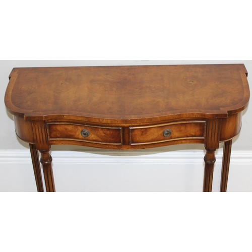 185 - A Georgian style 2 drawer mahogany console table by Reprodux, approx 80cm x 34cm x 73cm