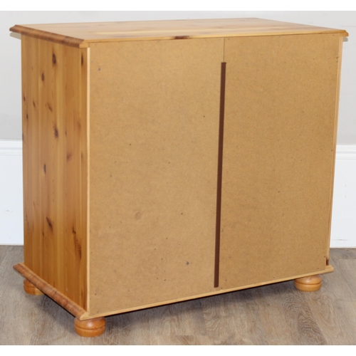 62 - A modern pine 2 over 3 chest of drawers, approx 84cm x 45cm x 77cm