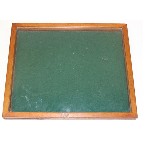 279 - A glazed wooden table top display case ideal for antiques fairs, approx 46cm x 38cm x 4cm