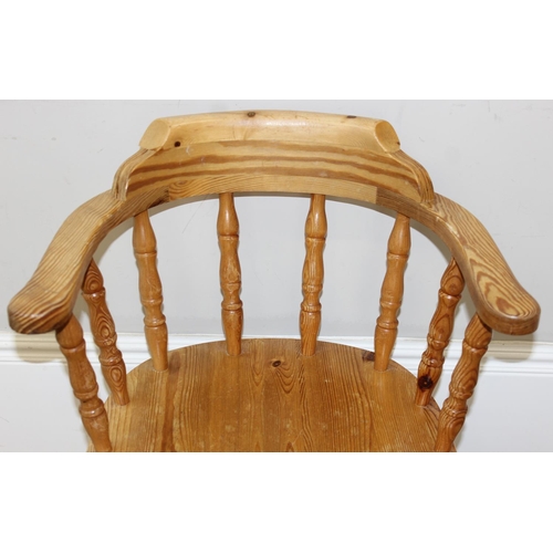 178 - A pair of vintage pine horse-shoe or smokers bow chairs, each approx 58cm W x 71cm H