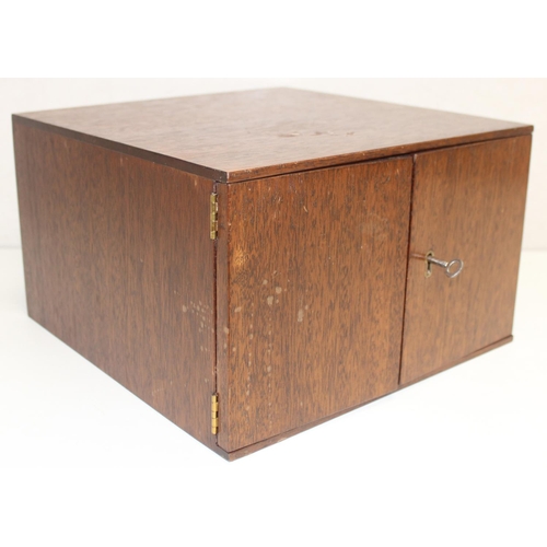 284 - Vintage mahogany collectors' 14-drawer coin or medal box with lockable doors and key, approx 29cm x ... 