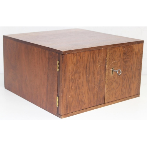 285 - Vintage mahogany 7-drawer collectors' box with lockable doors and key, approx 29cm x 30cm x 18cm