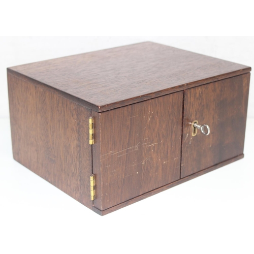 286 - Small vintage mahogany 8-drawer collectors' coin box with lockable doors and key, approx 21cm x 17cm... 