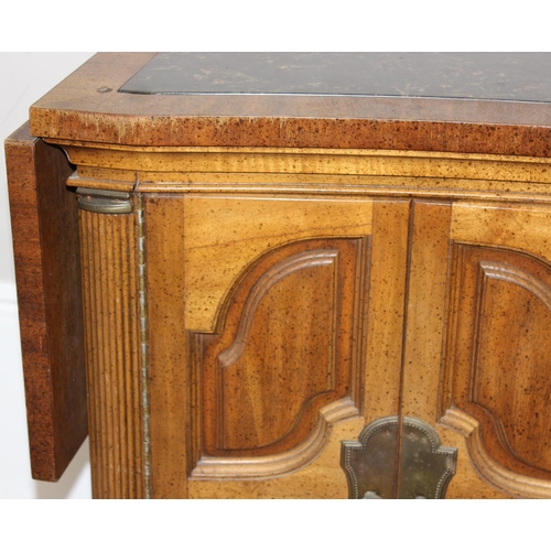 198R - A good quality Italian Neo-Classical style marble topped sideboard or buffet stand with drop flaps a... 