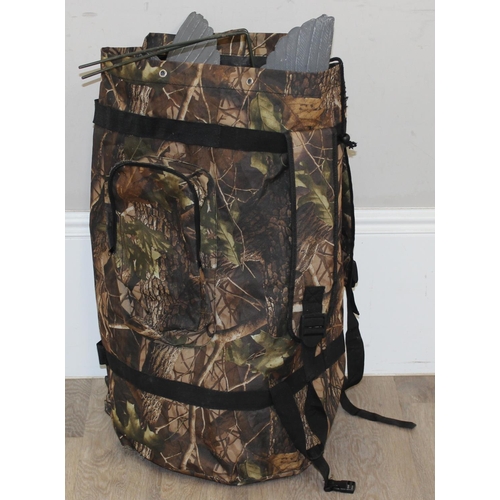 726 - Camo bag of 15 decoy birds to include pigeons, crows and magpies