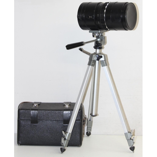 709 - A vintage Soviet era MTO 1000A 1100mm f/10.5 mirror lens on vintage tripod base, with case