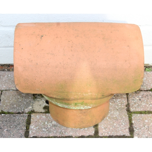 349A - Qty of various terracotta items to include chimney pots and a planter, largest approx 53cm W x 38cm ... 