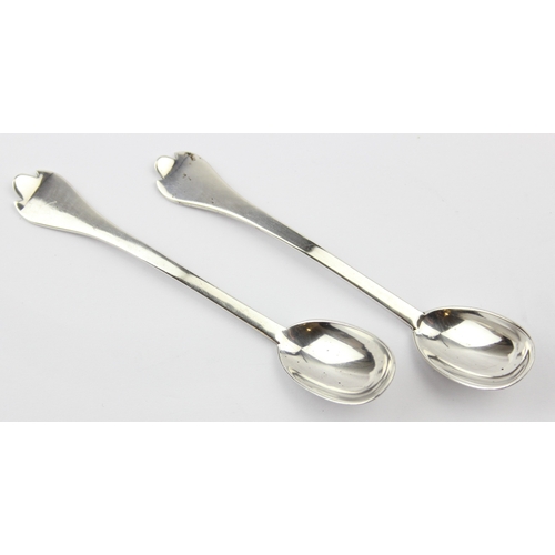 1012 - [32.12g] - a pair of Queen Anne style silver 