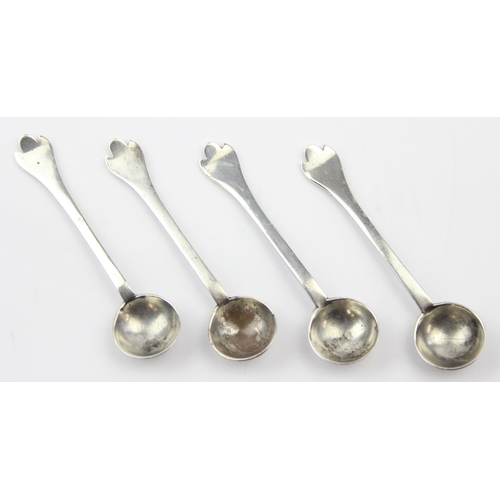 1013 - [31.32g] - 4 Queen Anne style silver 