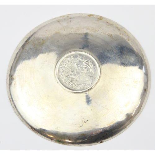 1099F - [55.87g] - an unmarked low grade silver dish set with an Iranian 5000 dinars silver coin, the dish X... 