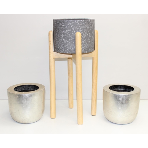 349J - An indoor small stone-effect plant pot on wooden stand and 2 small silver coloured pots, the stand 5... 