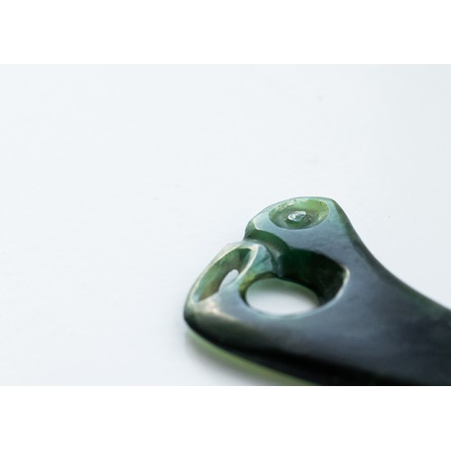 5 - Rare Kākā Pōria (Parrot Leg Ring, Kaka Poria), presented to Sir Cyril Newall

New Zealand 
Bowenite
... 