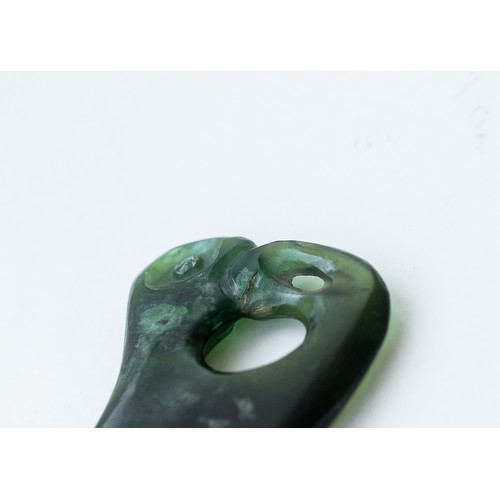5 - Rare Kākā Pōria (Parrot Leg Ring, Kaka Poria), presented to Sir Cyril Newall

New Zealand 
Bowenite
... 