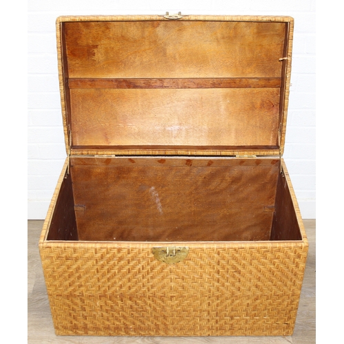 34 - A vintage wicker trunk with brass clasp, possibly Chinese, 80cm x 50cm x 52cm