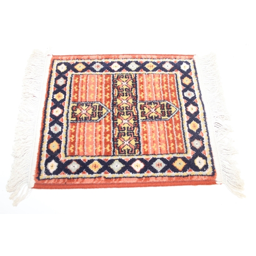 203 - Mix of textile items to incl a vintage red ground Turkoman rug, hand knotted (212cm x 114cm), 2 othe... 