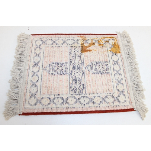 203 - Mix of textile items to incl a vintage red ground Turkoman rug, hand knotted (212cm x 114cm), 2 othe... 