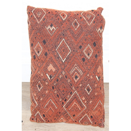 203 - Mix of textile items to incl a vintage red ground Turkoman rug, hand knotted (212cm x 114cm), 2 othe... 