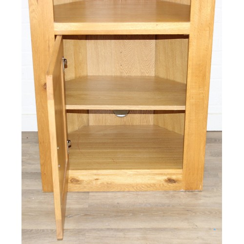 48 - A large good quality modern light oak book shelf or display shelf, 70cm x 50cm x 206cm